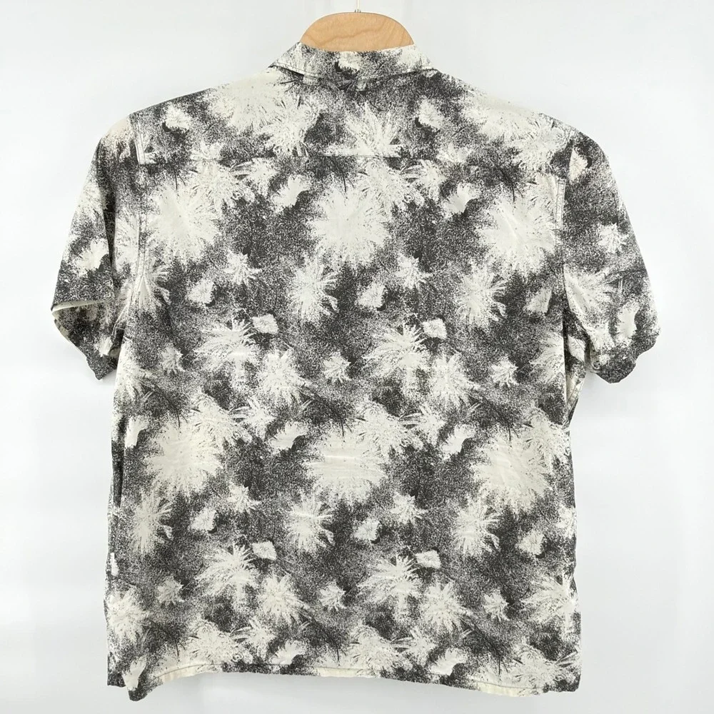 Levis Button Up Shirt Mens XL Black White Abstract Palm Print Relaxed Fit